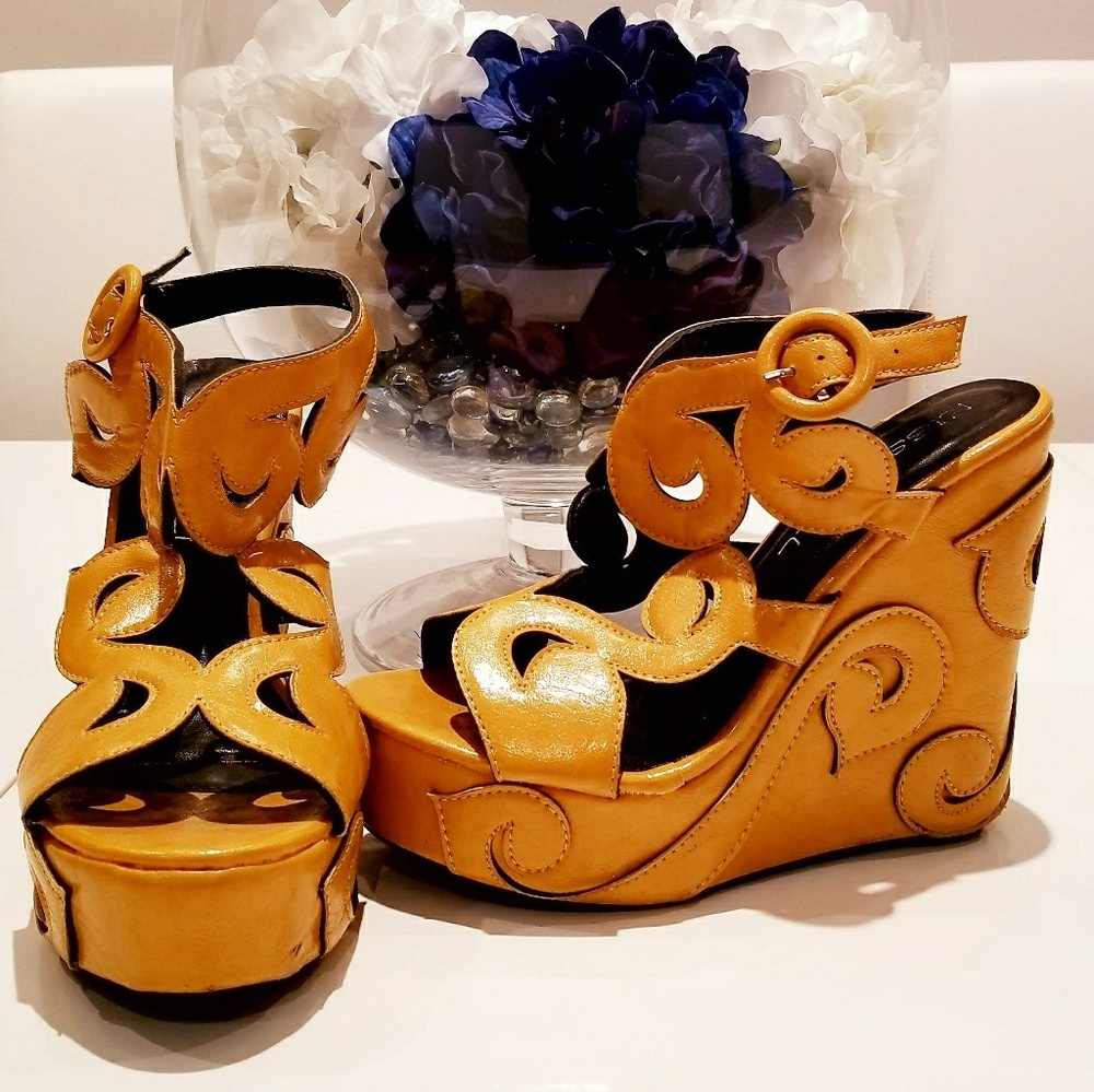 Wedge platform sandals